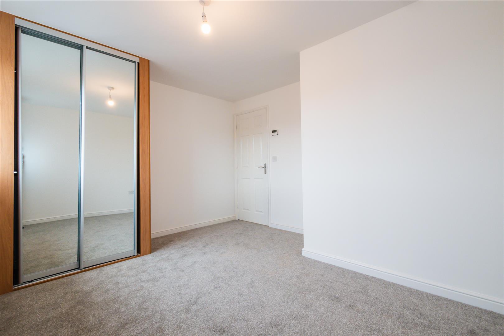 2 Bedroom House To Rent image 8